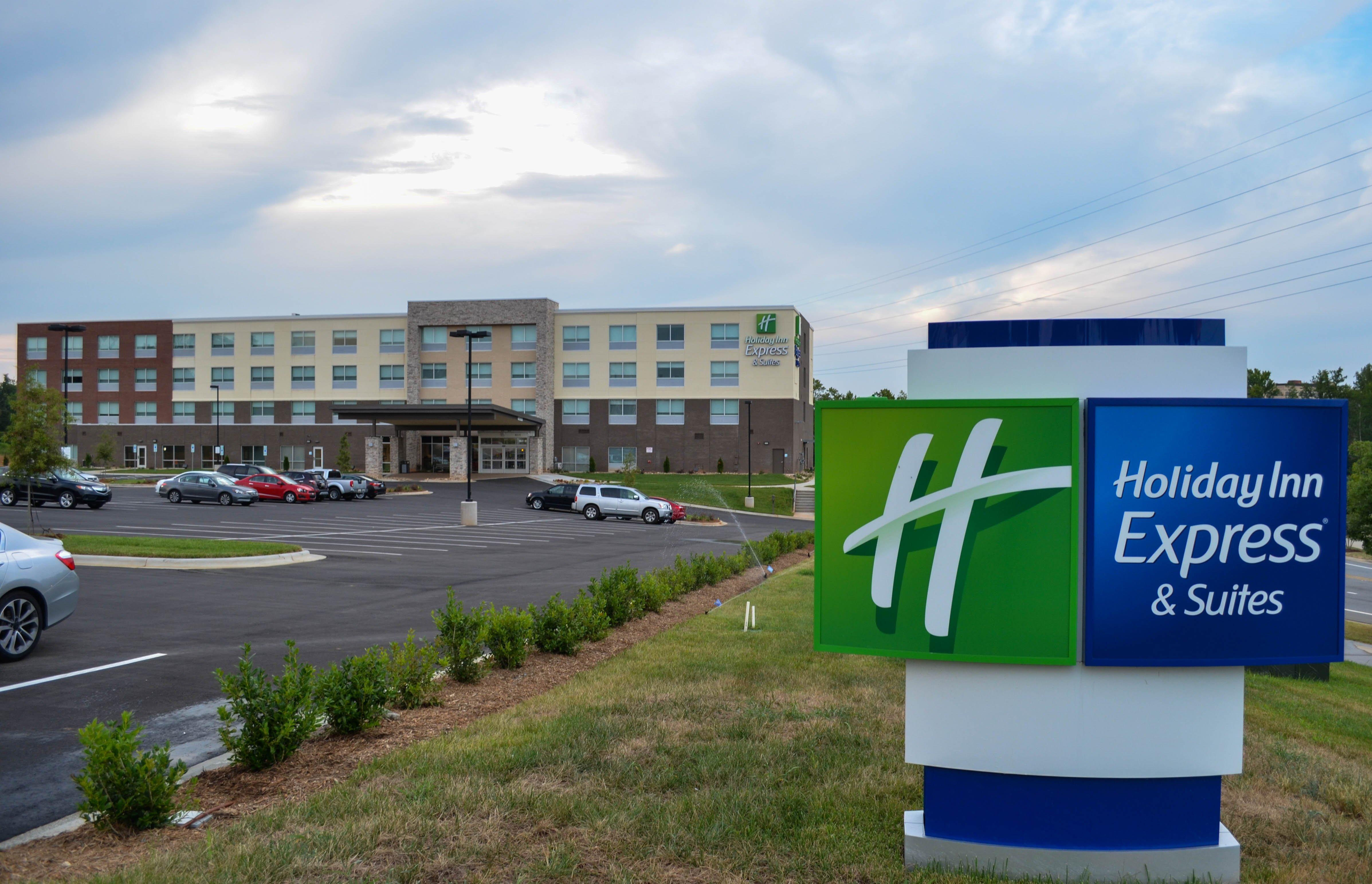 Holiday Inn Express & Suites Raleigh Airport - Brier Creek By Ihg Exterior foto