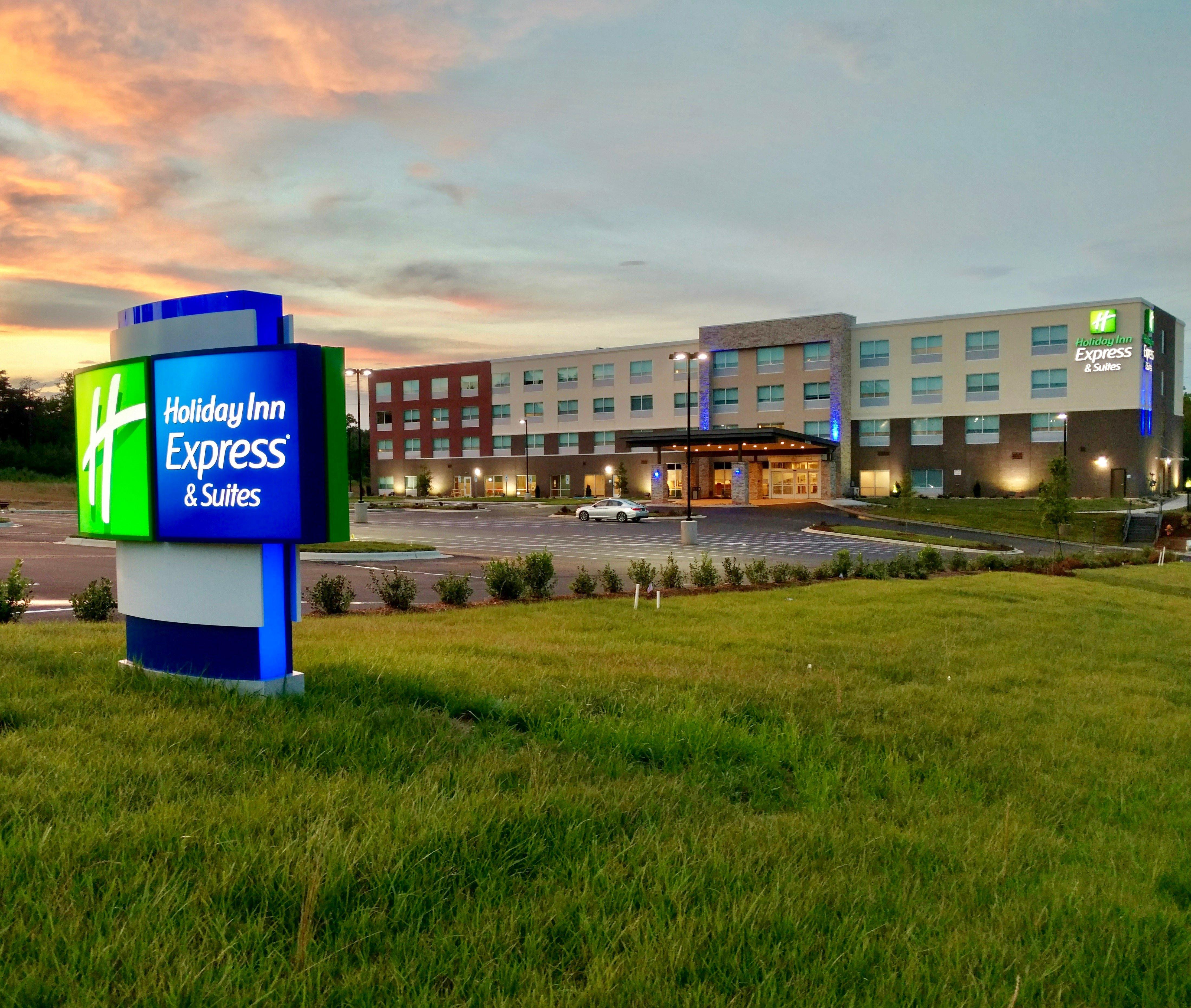 Holiday Inn Express & Suites Raleigh Airport - Brier Creek By Ihg Exterior foto